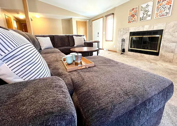 Valley View Home With Game Room, & Exclusive Beach & Pool Access