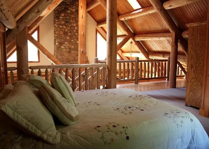 Amazing Lakefront Cabin With Game Room And Fire Pit In Stevens Point, Wisconsin