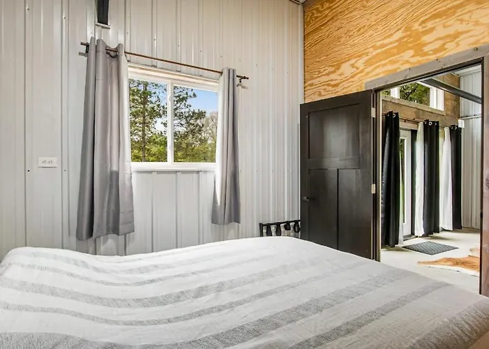 Moe'S Vineyard - Barndominium